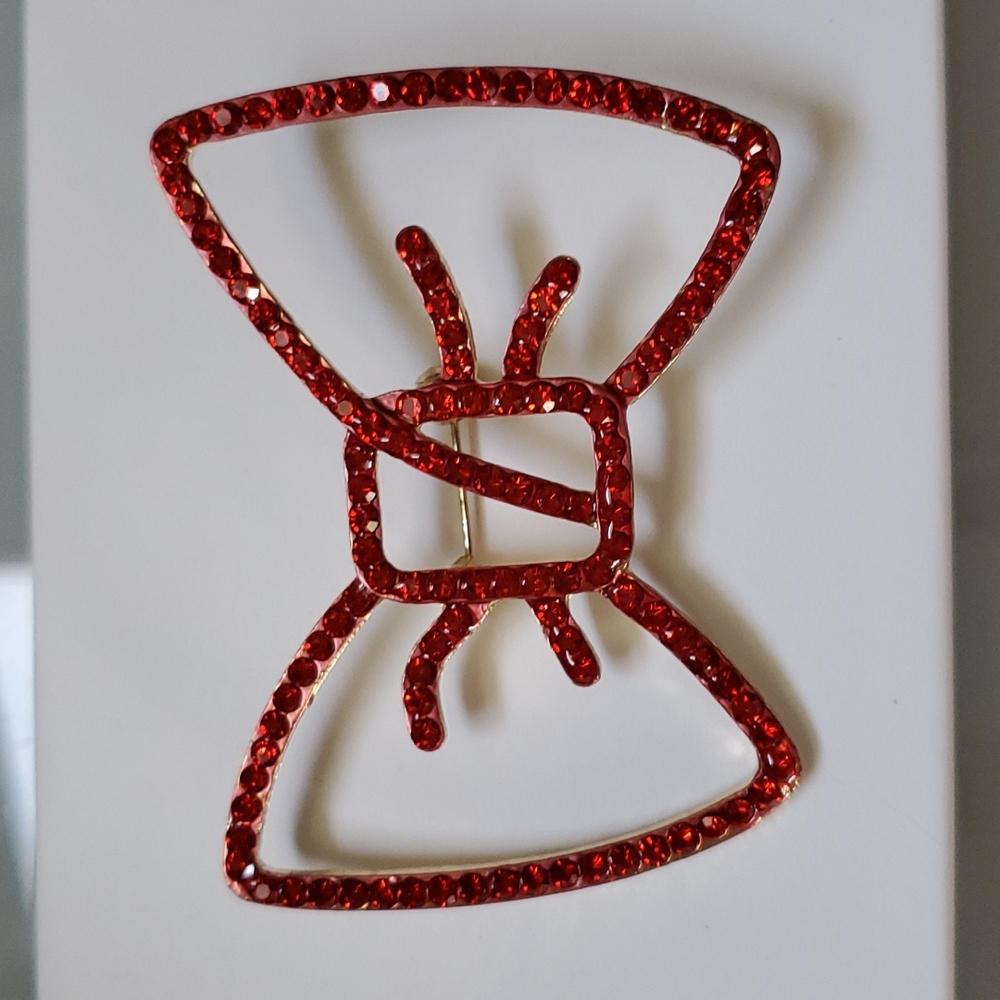 Women's Bowtie Broach